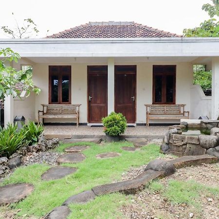 Rock Garden Homestay & Resto Tepus Exterior photo