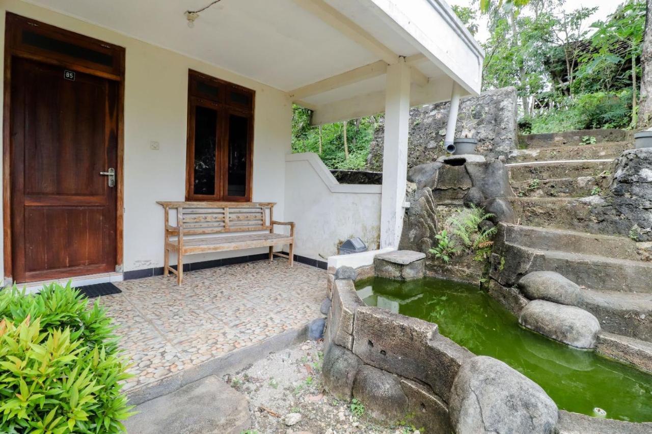 Rock Garden Homestay & Resto Tepus Exterior photo