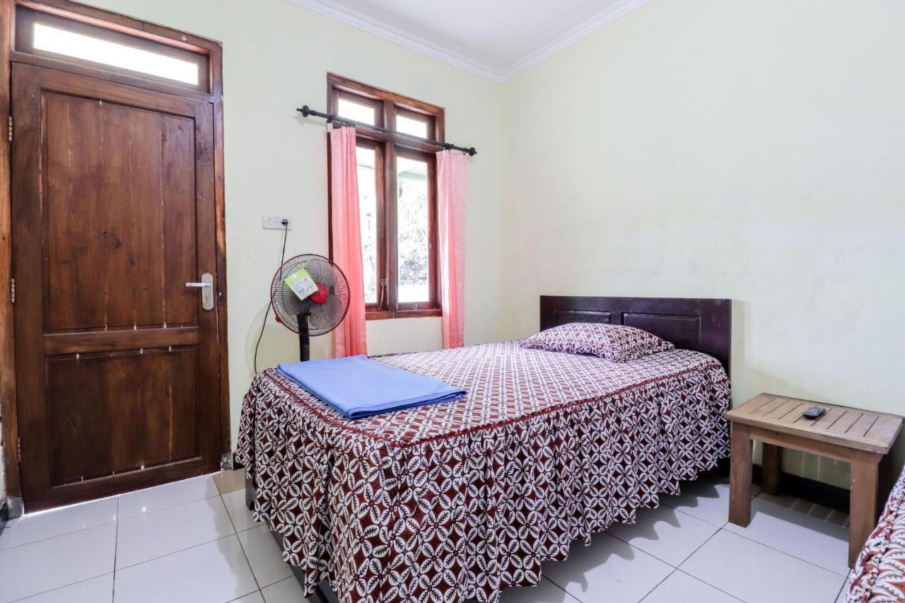 Rock Garden Homestay & Resto Tepus Exterior photo