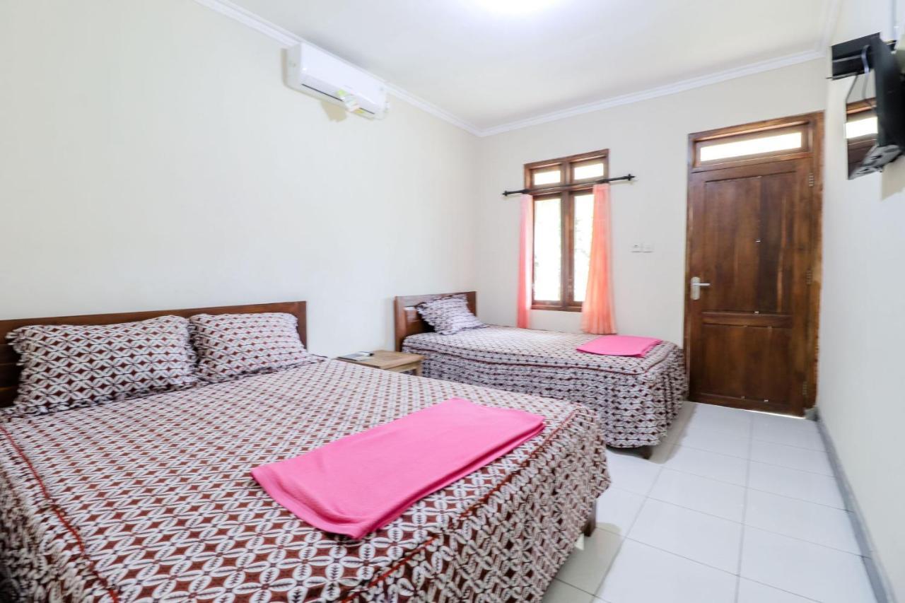 Rock Garden Homestay & Resto Tepus Exterior photo