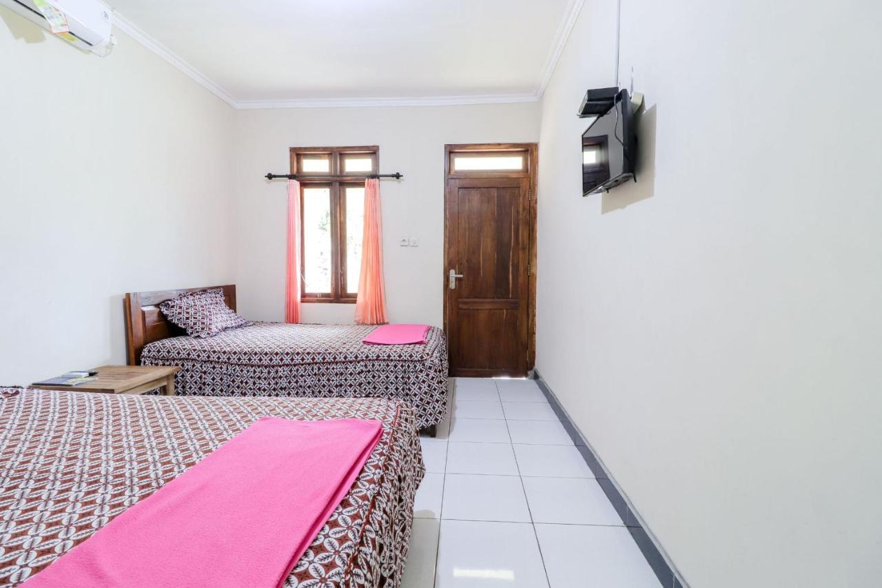 Rock Garden Homestay & Resto Tepus Exterior photo